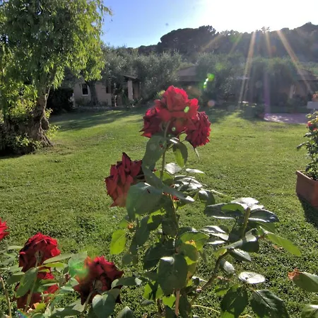 Residenza La Limonaia 아파트호텔 2*
