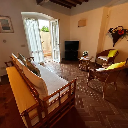 Residenza La Limonaia 아파트호텔 2*