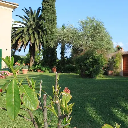 Residenza La Limonaia 아파트호텔 2*